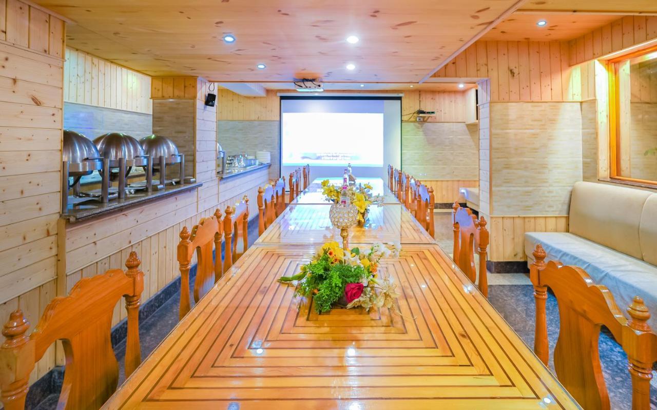 Hotel Mirage Srīnagar Екстериор снимка