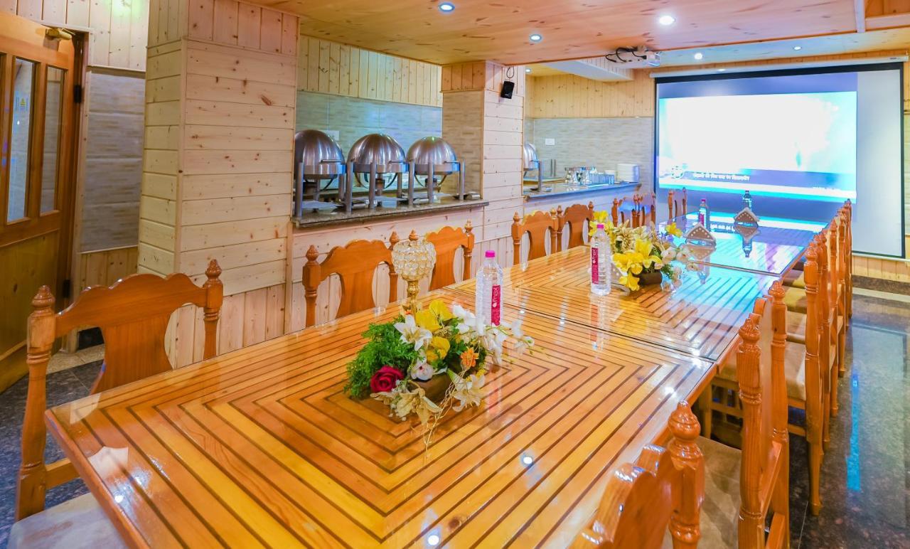 Hotel Mirage Srīnagar Екстериор снимка