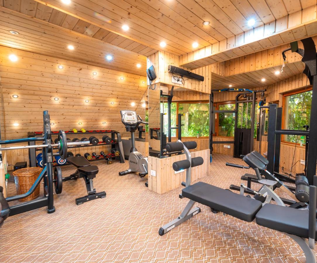 Hotel Mirage Srīnagar Екстериор снимка