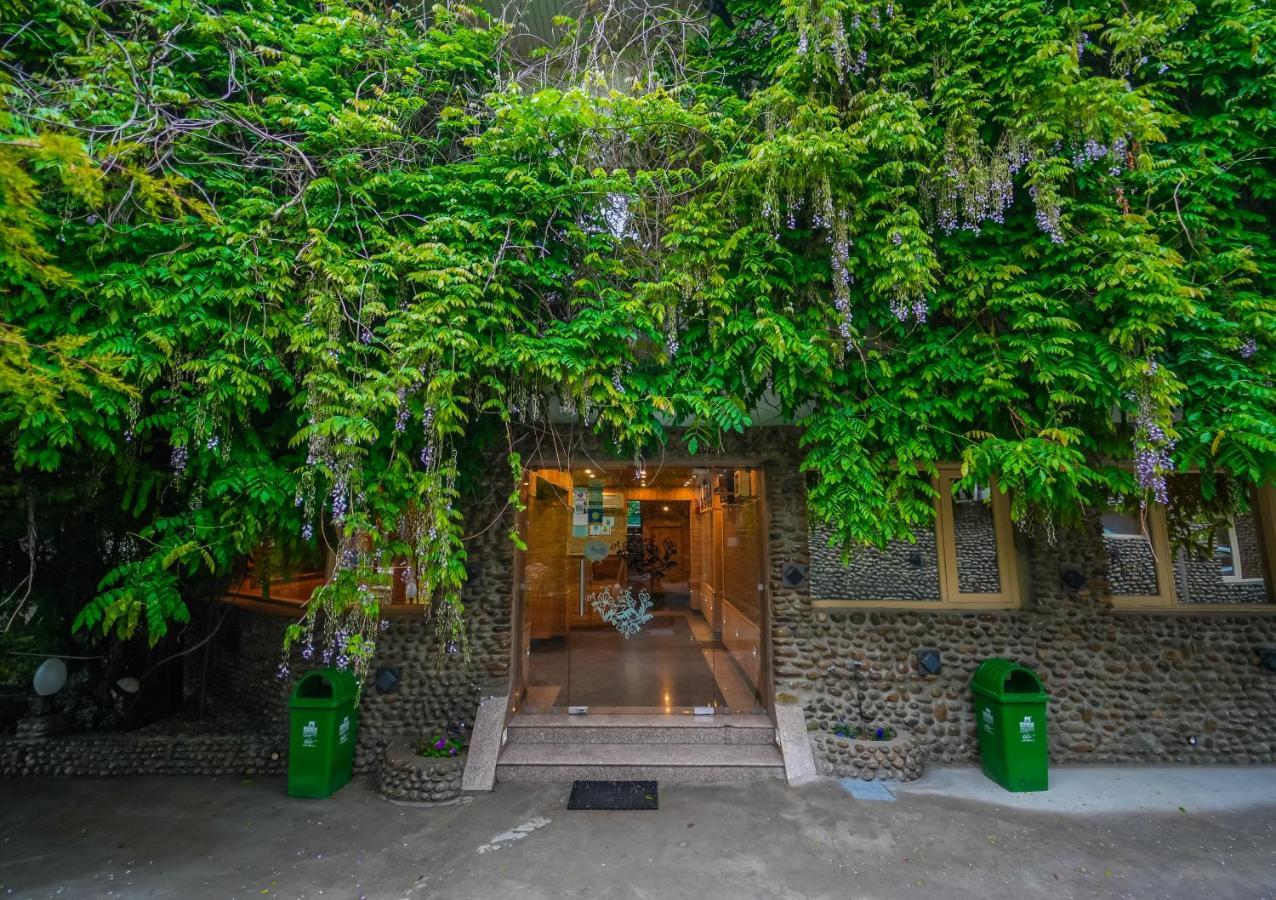 Hotel Mirage Srīnagar Екстериор снимка