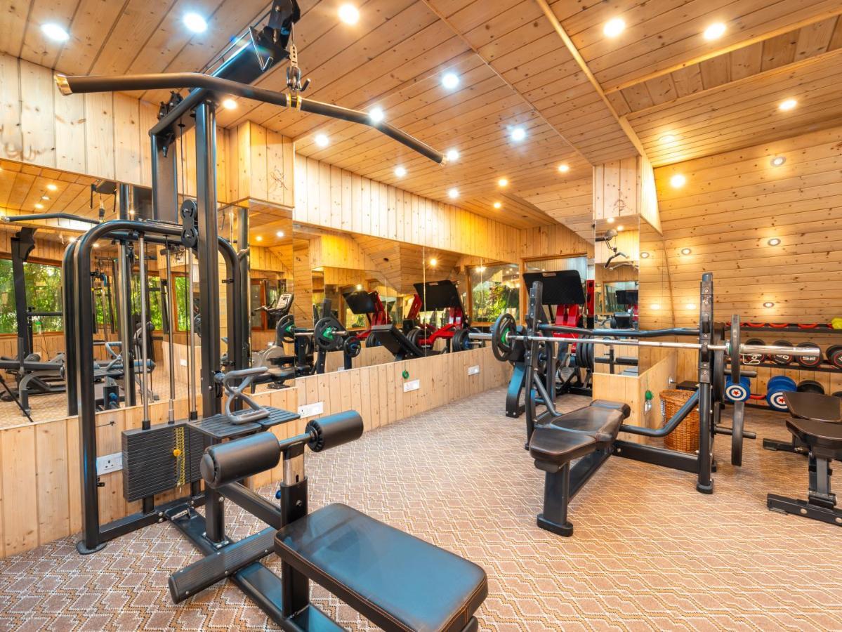 Hotel Mirage Srīnagar Екстериор снимка