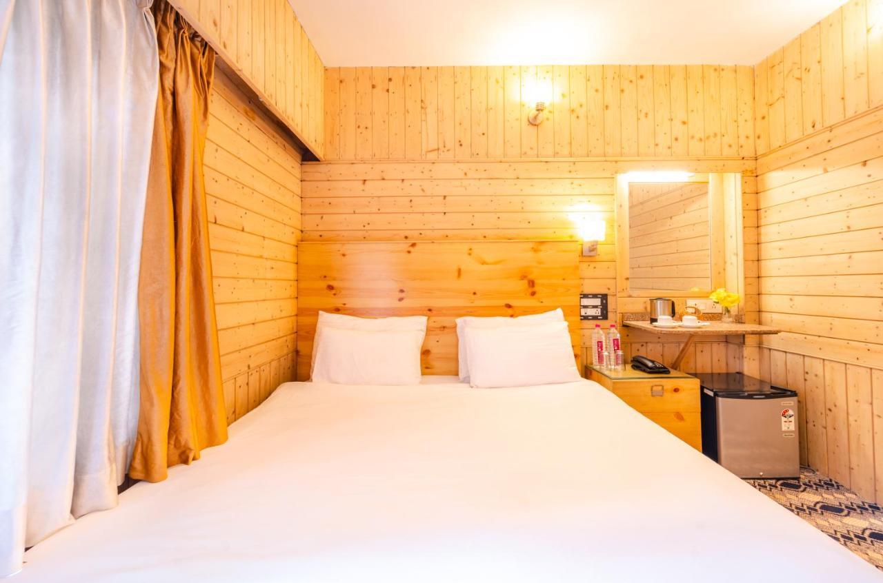 Hotel Mirage Srīnagar Екстериор снимка
