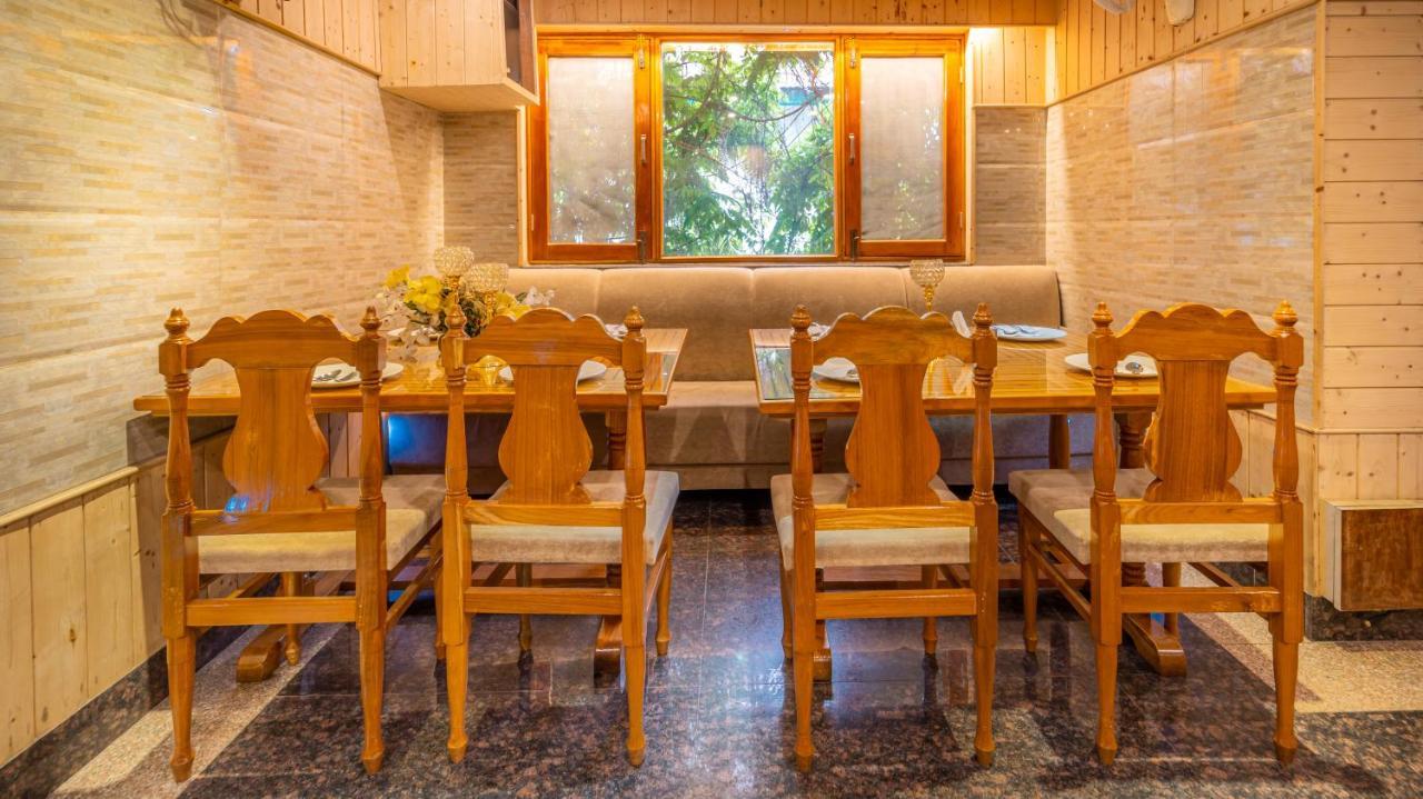 Hotel Mirage Srīnagar Екстериор снимка
