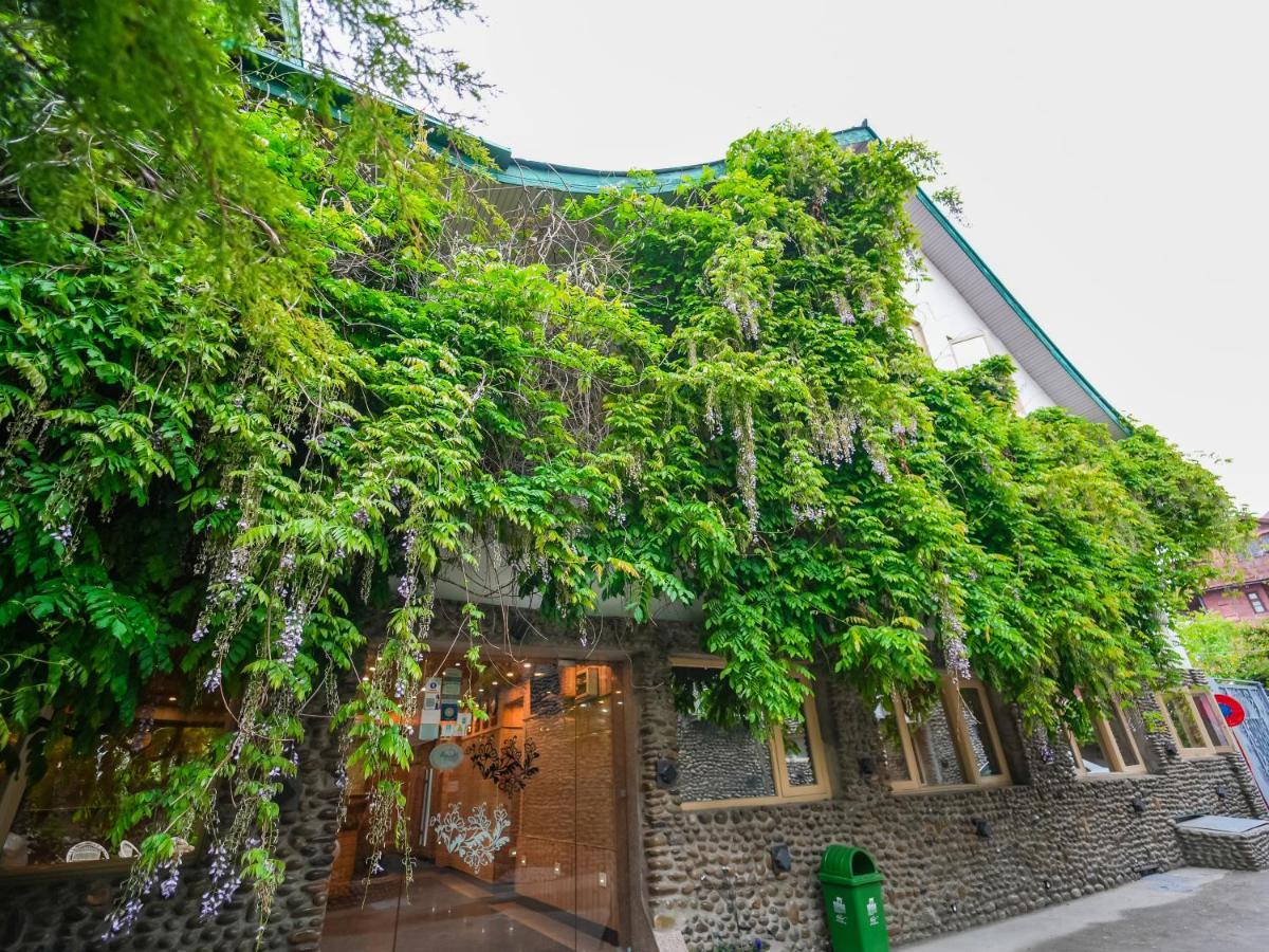 Hotel Mirage Srīnagar Екстериор снимка