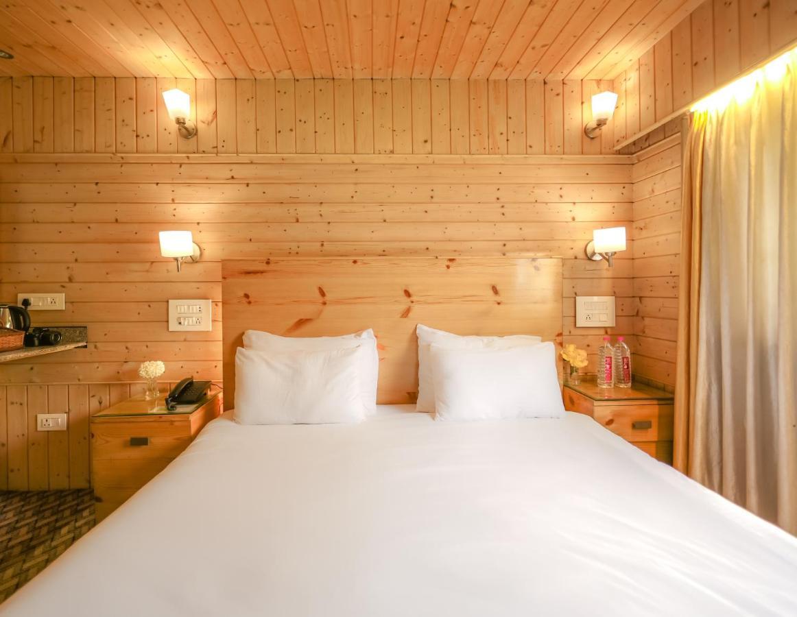 Hotel Mirage Srīnagar Екстериор снимка