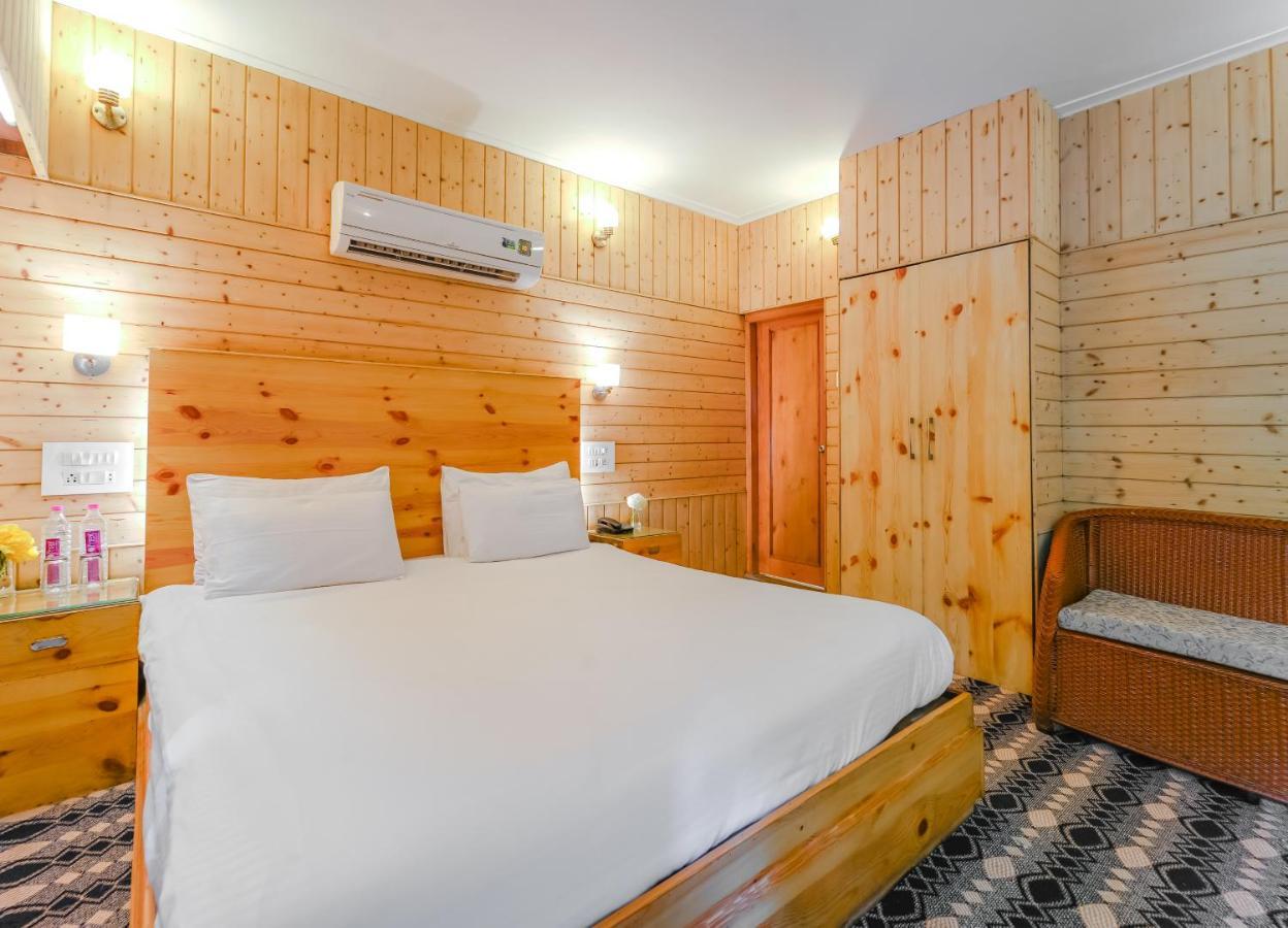 Hotel Mirage Srīnagar Екстериор снимка