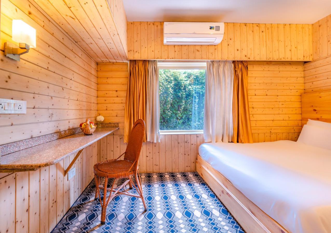 Hotel Mirage Srīnagar Екстериор снимка