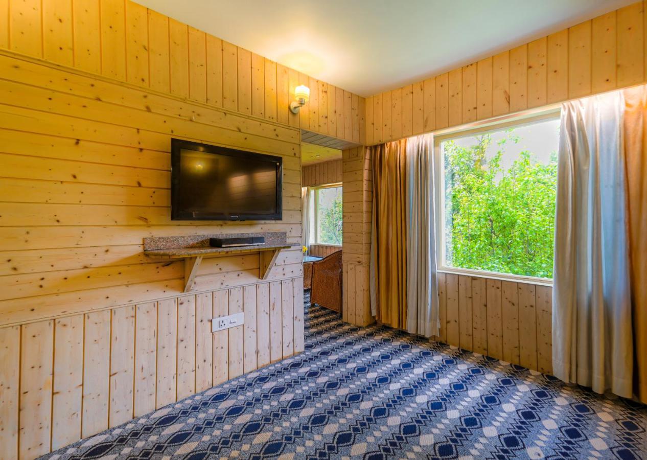 Hotel Mirage Srīnagar Екстериор снимка