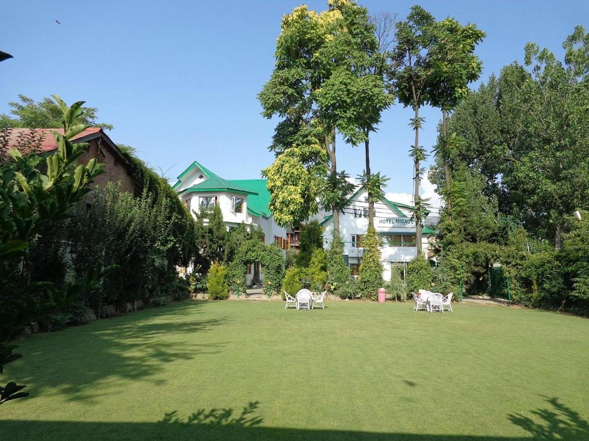 Hotel Mirage Srīnagar Екстериор снимка